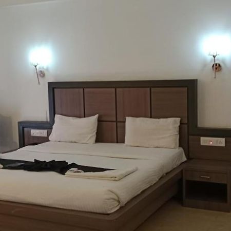Hotel Mount Heera Chennai Zewnętrze zdjęcie