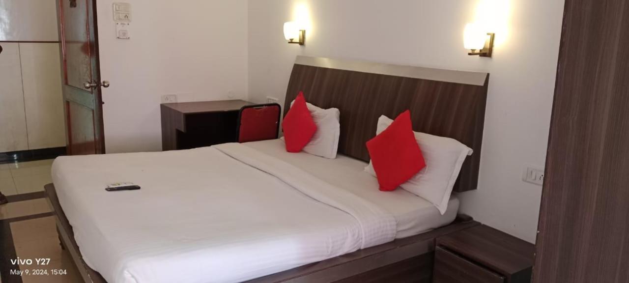 Hotel Mount Heera Chennai Zewnętrze zdjęcie