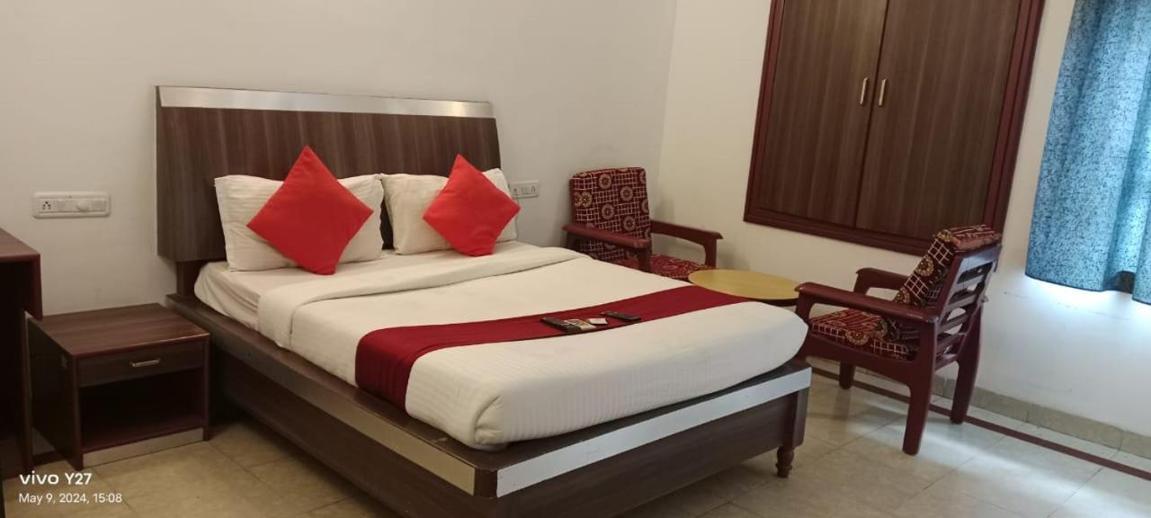 Hotel Mount Heera Chennai Zewnętrze zdjęcie