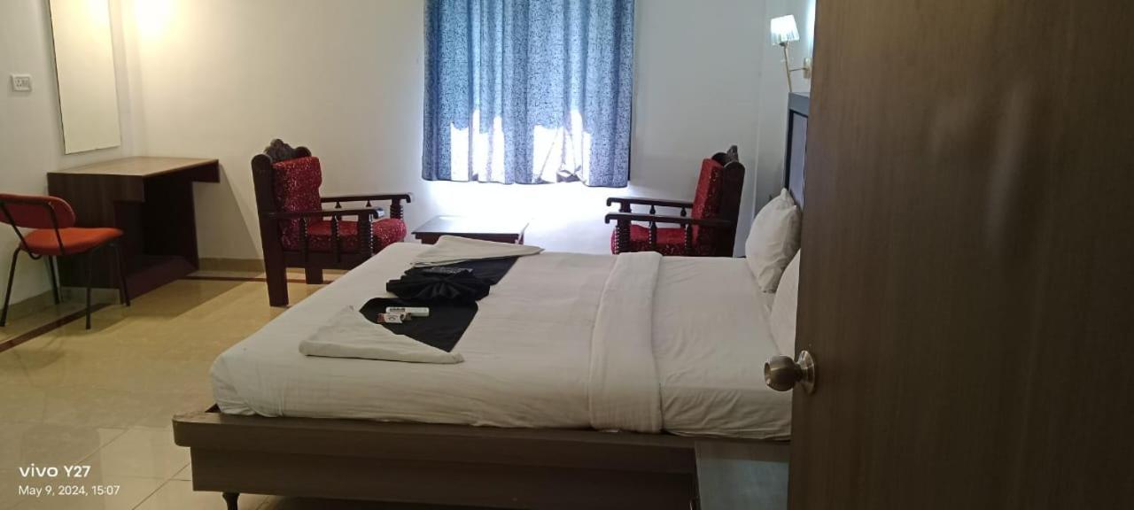 Hotel Mount Heera Chennai Zewnętrze zdjęcie