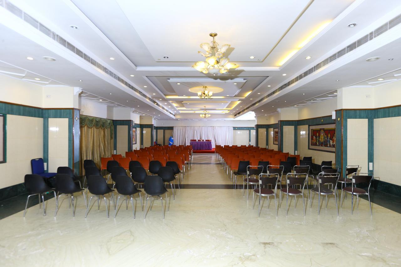Hotel Mount Heera Chennai Zewnętrze zdjęcie