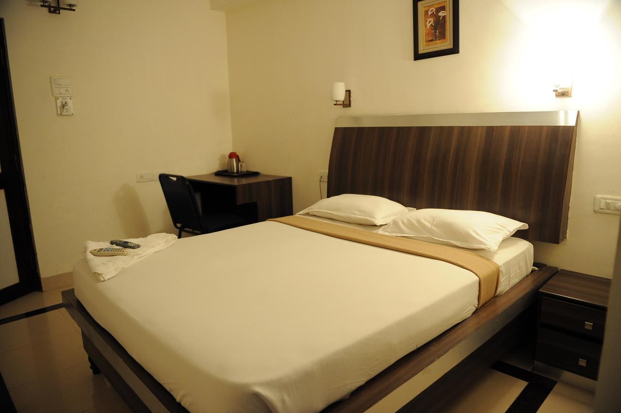Hotel Mount Heera Chennai Zewnętrze zdjęcie