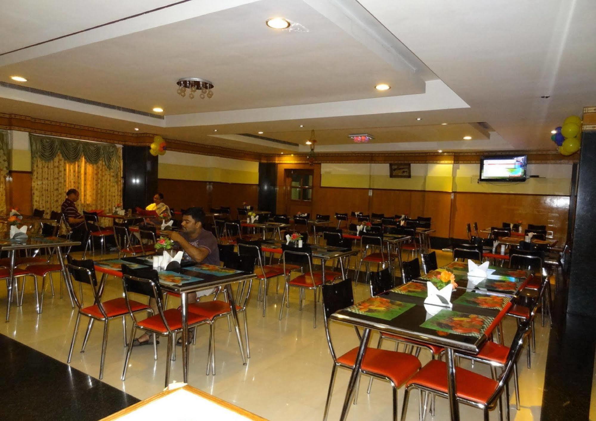 Hotel Mount Heera Chennai Zewnętrze zdjęcie