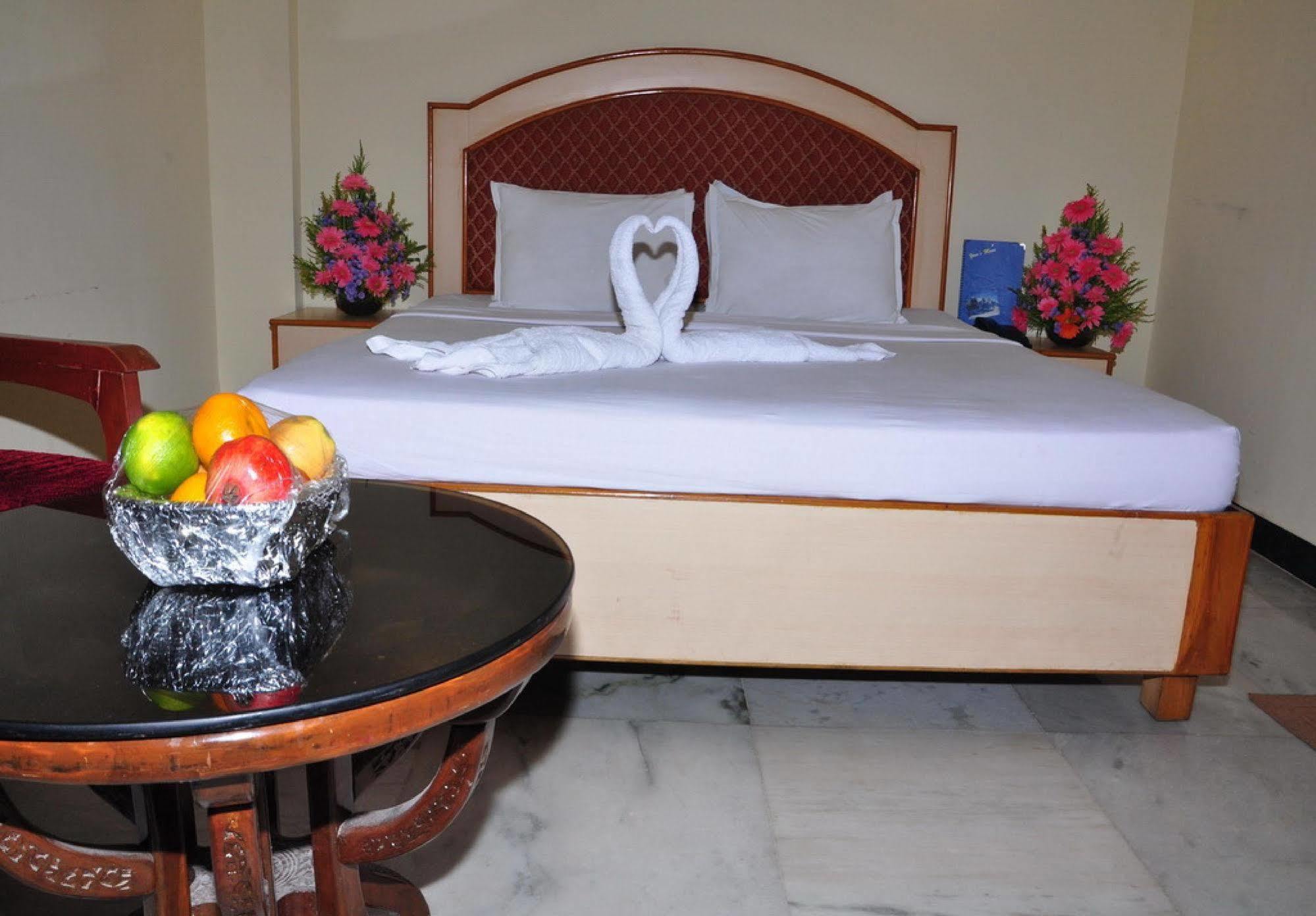 Hotel Mount Heera Chennai Zewnętrze zdjęcie
