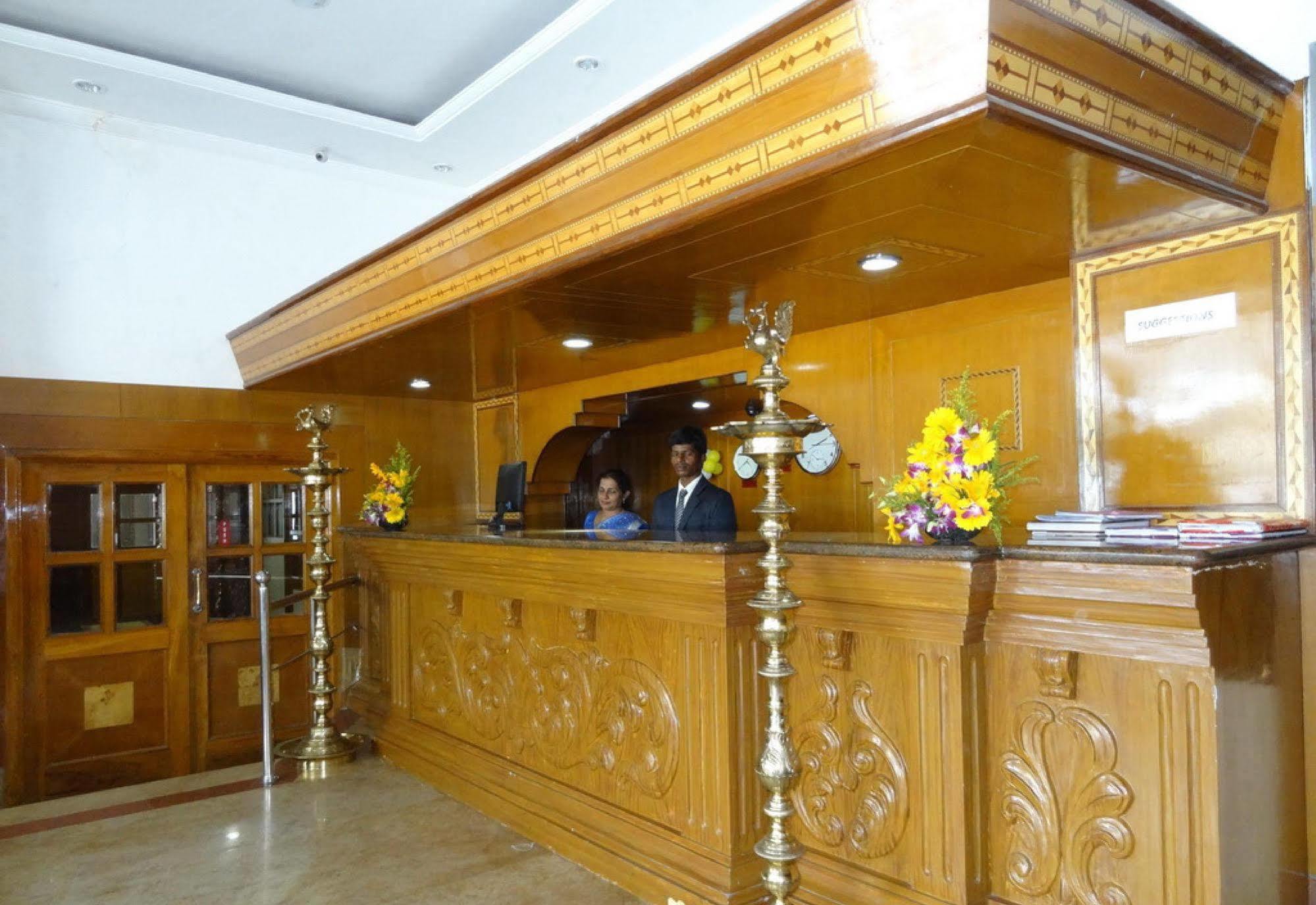 Hotel Mount Heera Chennai Zewnętrze zdjęcie