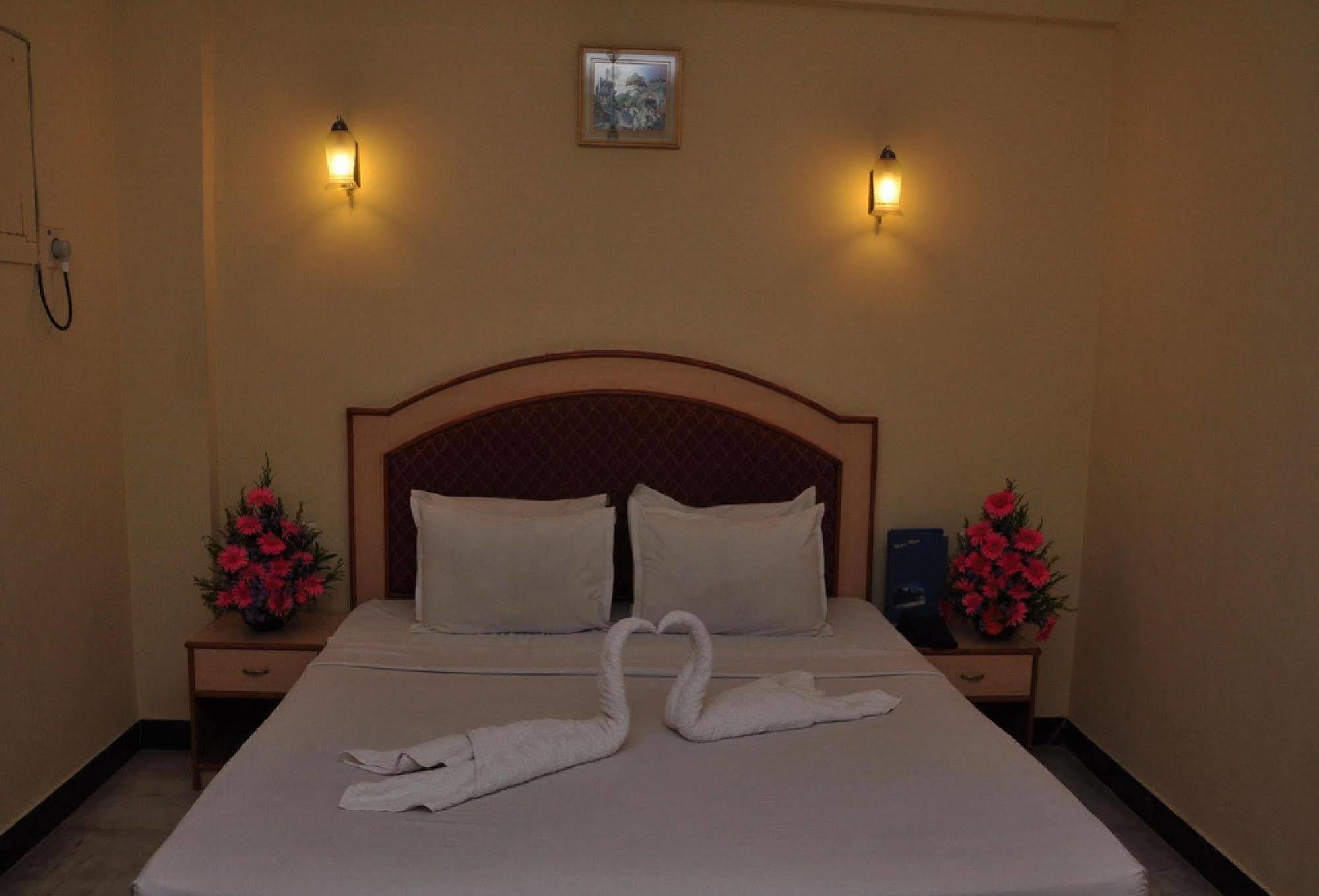 Hotel Mount Heera Chennai Zewnętrze zdjęcie